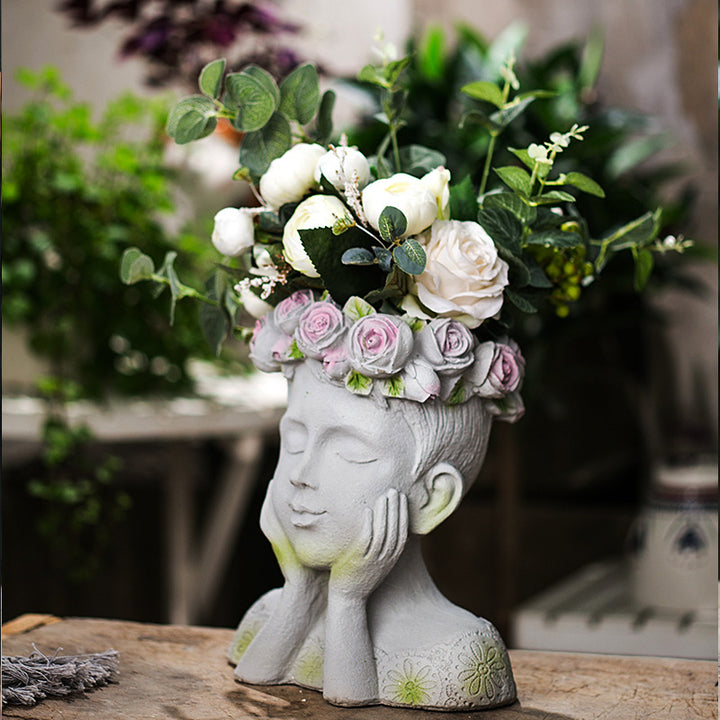 Decorative head with rosary Stornfield