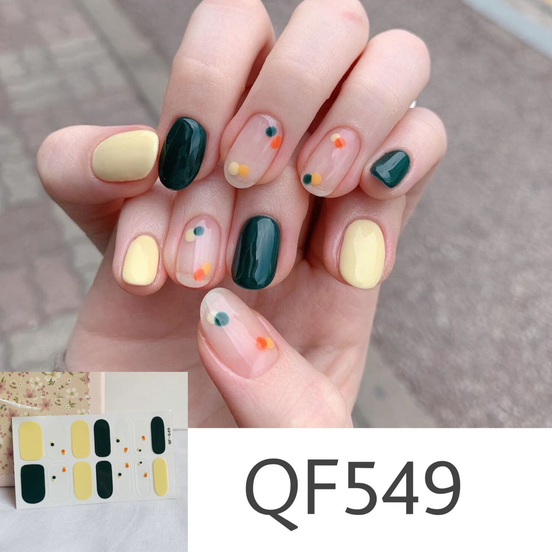 Artificial nail art with star design Stornfield
