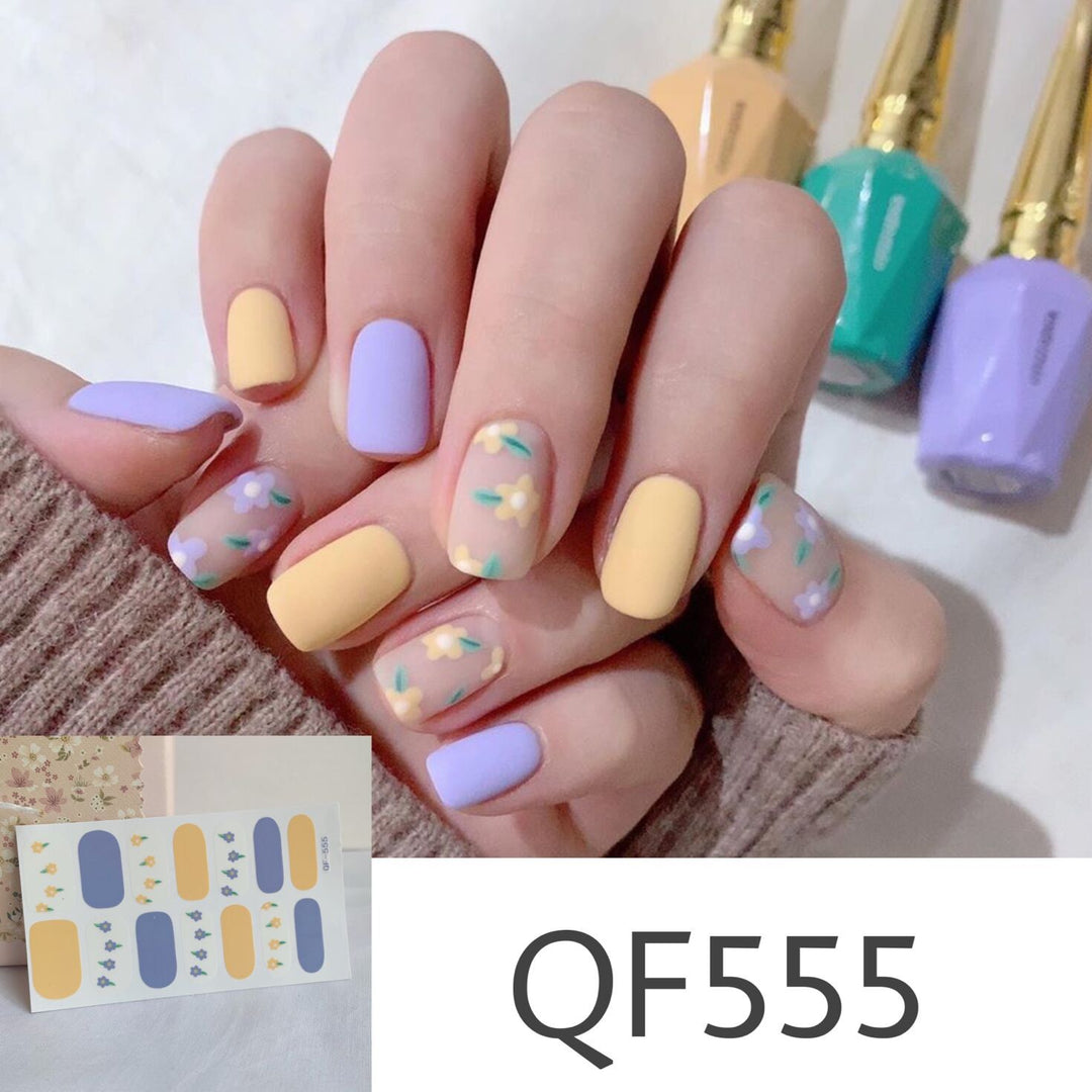 Artificial nail art with star design Stornfield