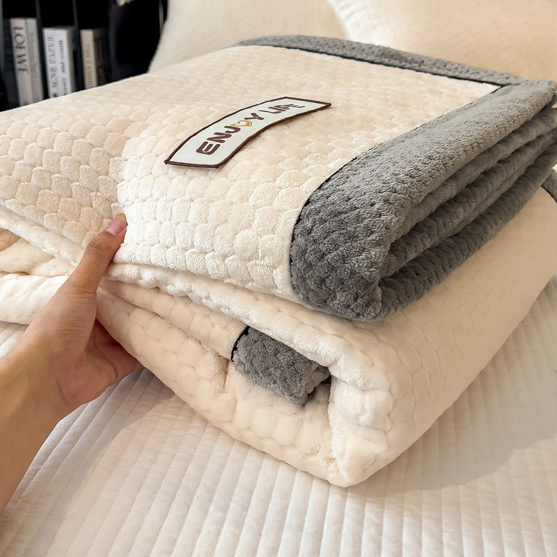 Double-sided milk fiber fleece blanket, warm and fluffy
