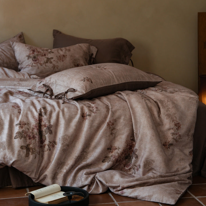 Cotton bedding set in vintage style