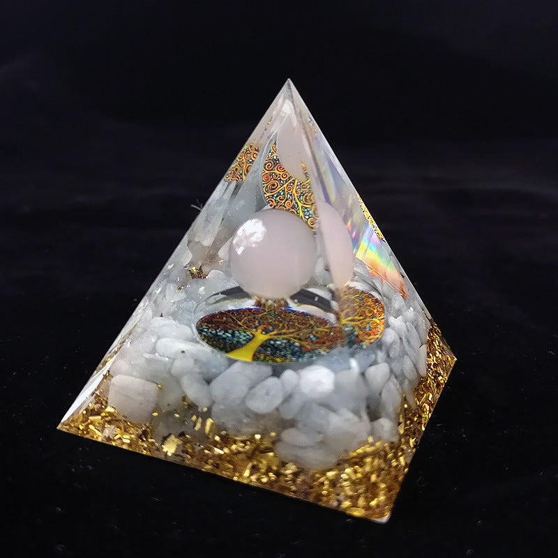 Decorative pyramid sculpture, acrylic resin, 6 cm