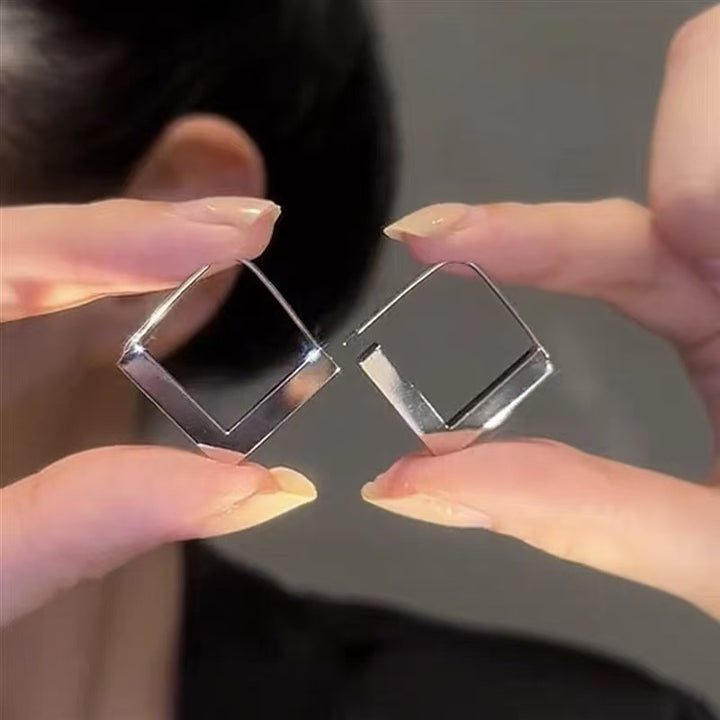 Earrings made of 925 silver with geometric design