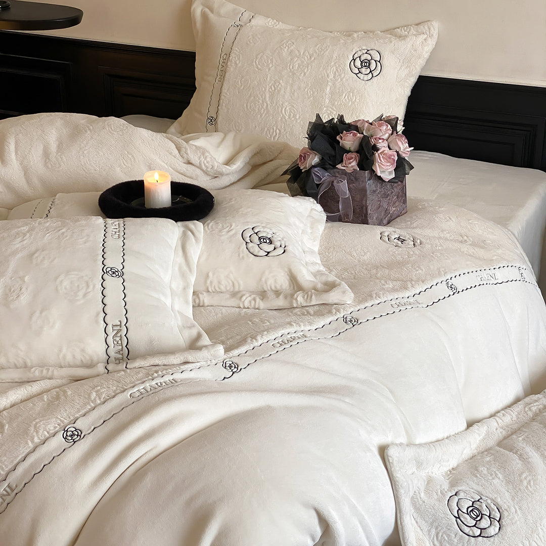Elegant milk fiber fleece bedding set with embroidery