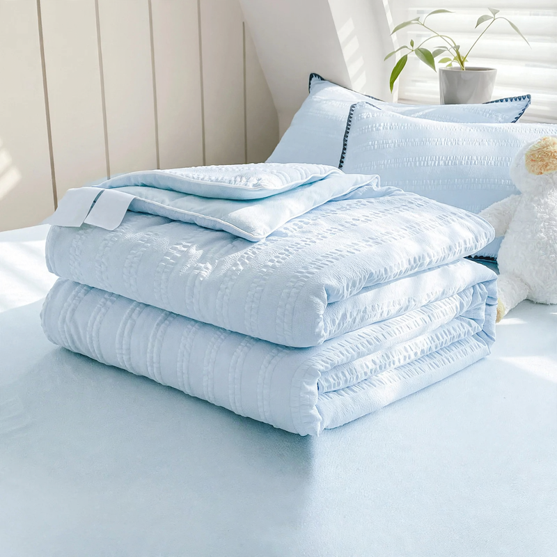 Skin-friendly seersucker bedding set