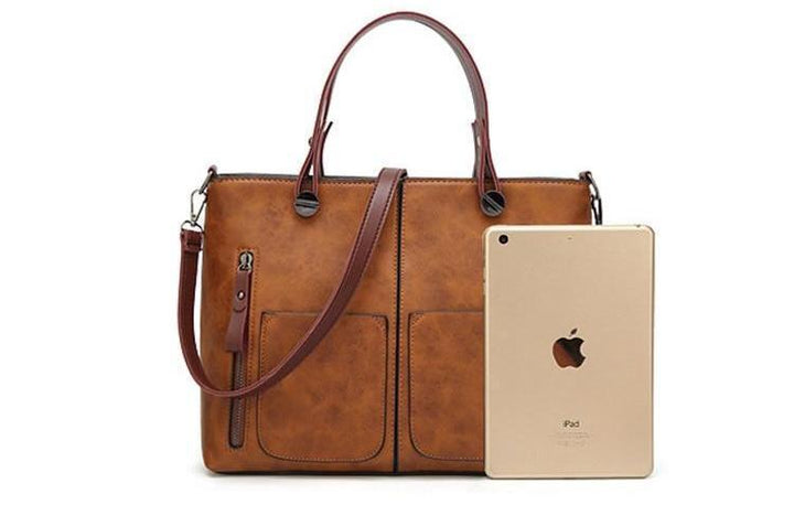 Cera - Vintage handbag with double front pocket | Stornfield