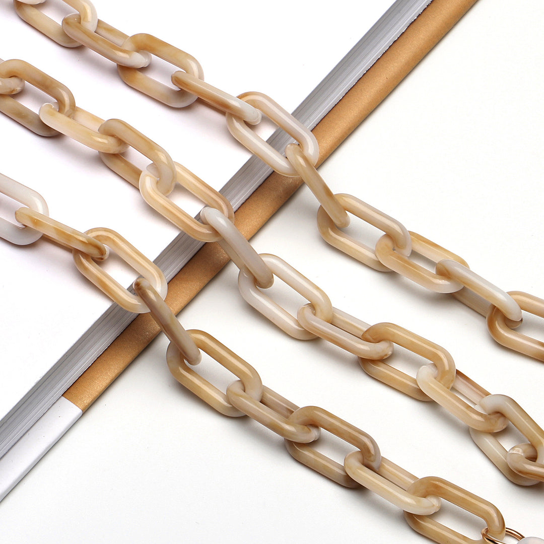 Fashion-Forward Eyewear Chain Stornfield