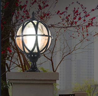 Traditional Colonial Globe Glass Aluminum 1-Light Outdoor Light For Garden | Stornfield