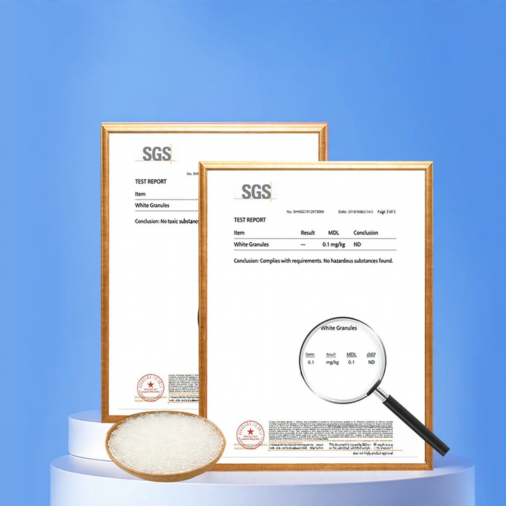 Reusable dehumidifying bag with color change