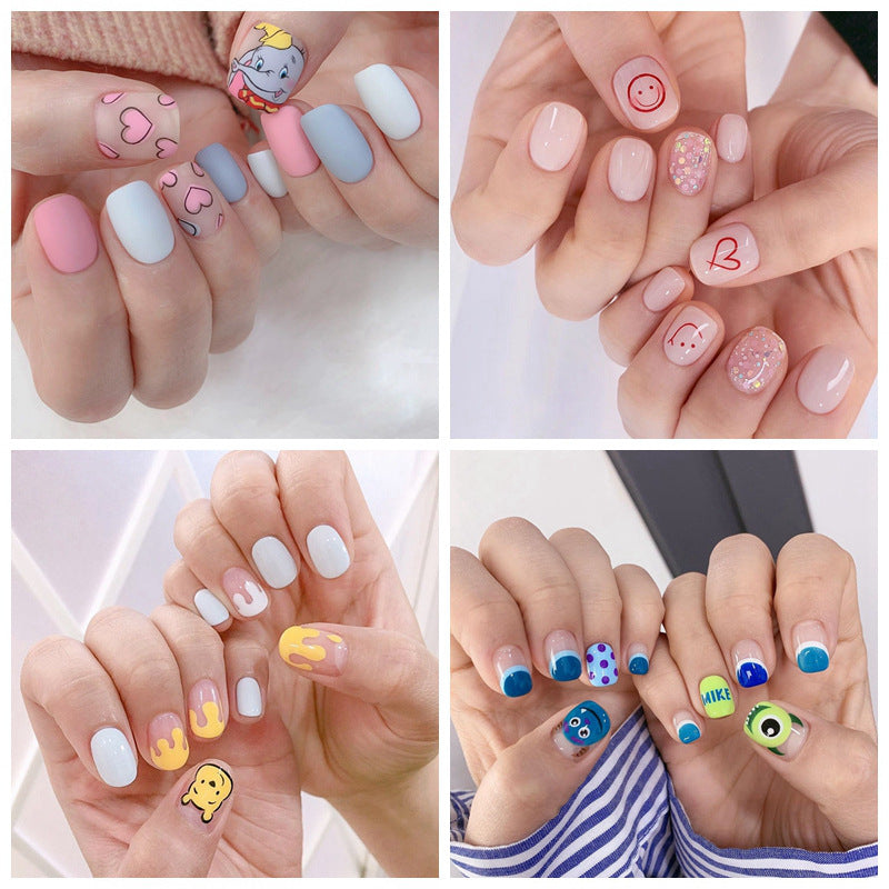 Artificial nail art with smileys and hearts Stornfield