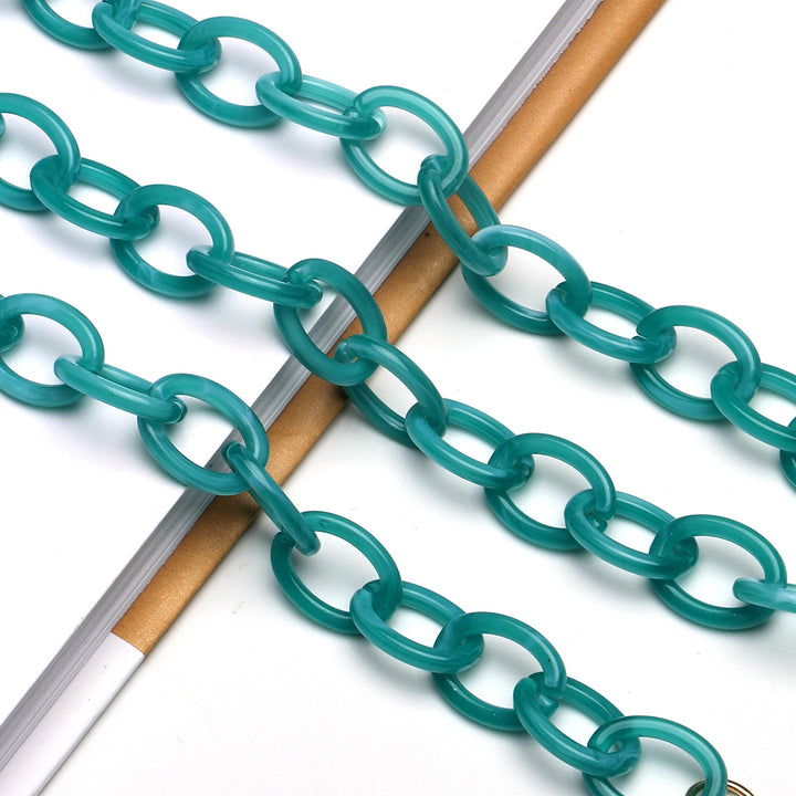 Fashion-Forward Eyewear Chain Stornfield