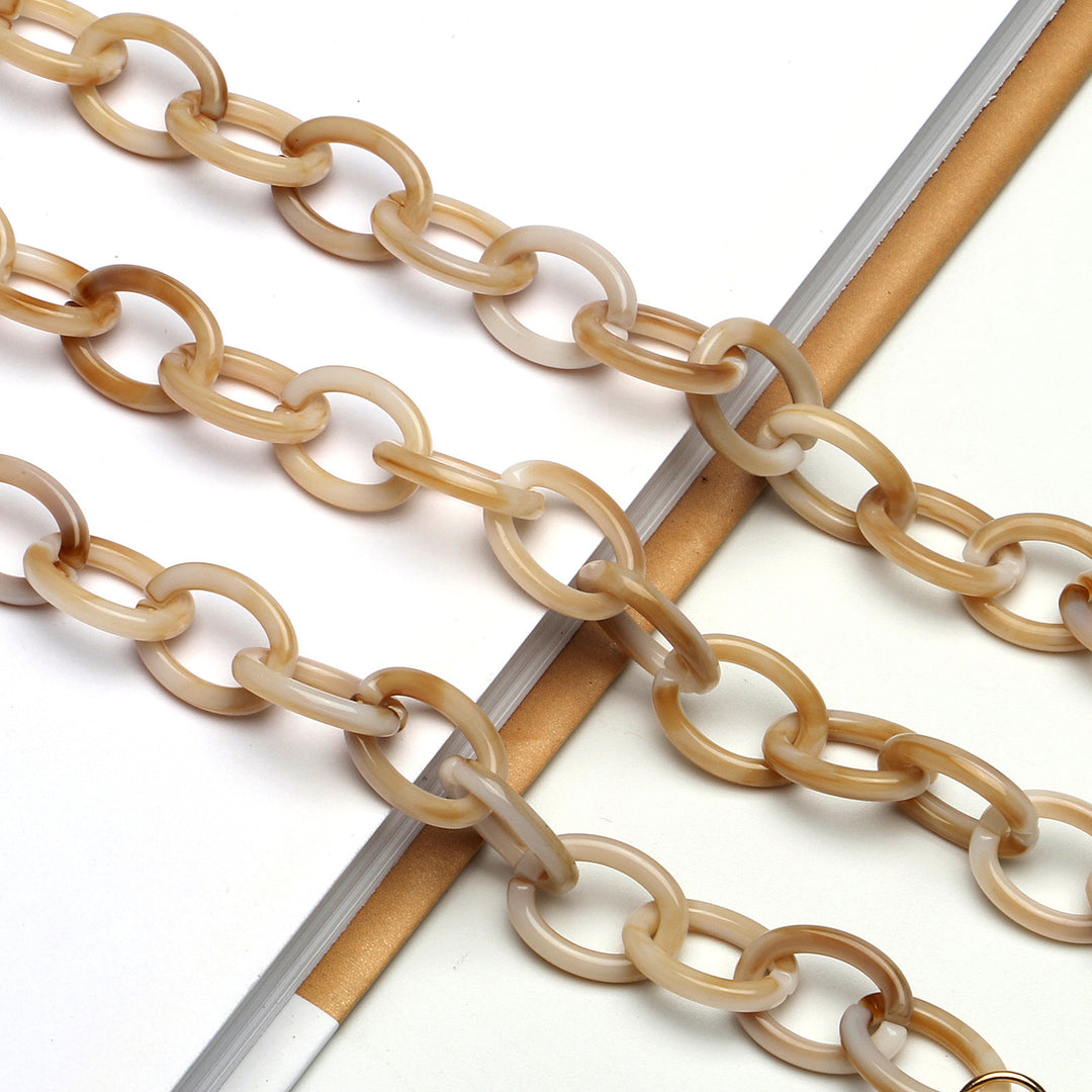Fashion-Forward Eyewear Chain Stornfield