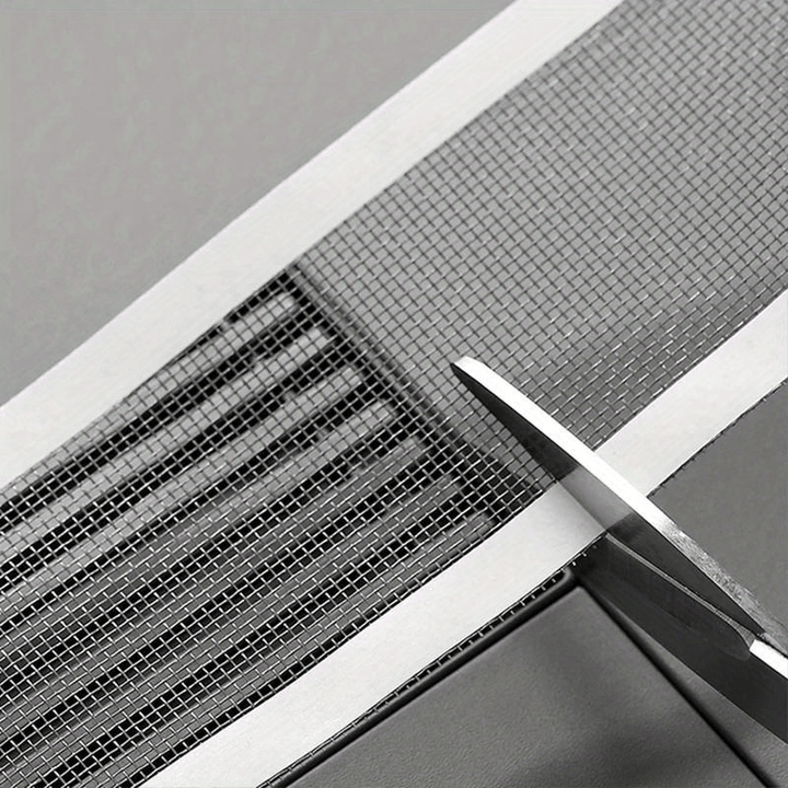 Self-adhesive drain protection grid 5 m | Stornfield