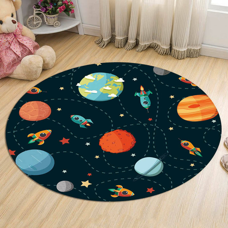 Stornfield | Unique spaceship rug with black and red planet Kids rug in polyester Washable Pet-friendly Non-slip rug for nursery