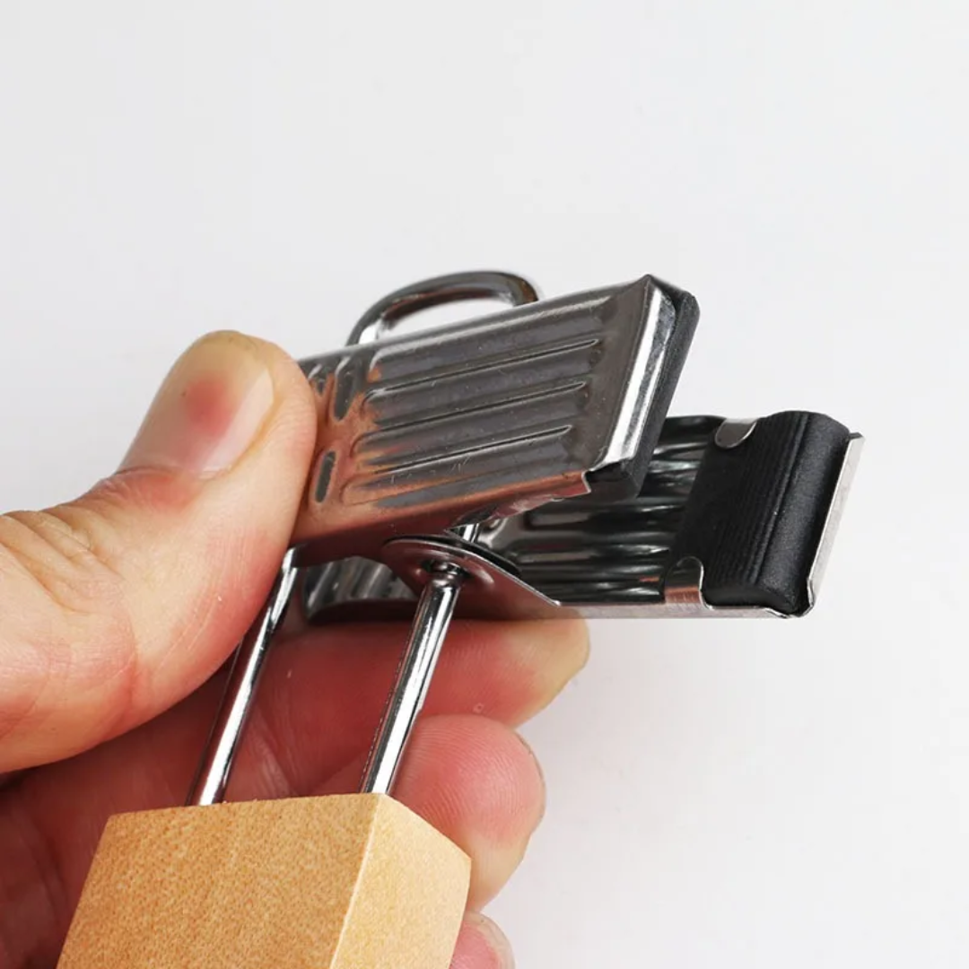 Stornfield | 10 Wooden Hangers with Clips