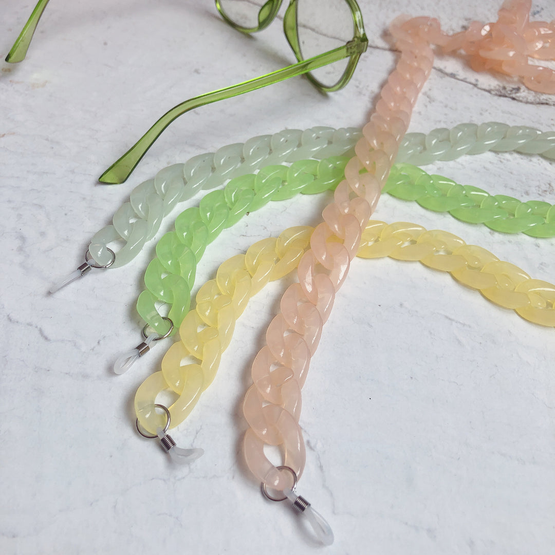 Charming Glow-in-the-Dark Eyewear Chain Stornfield