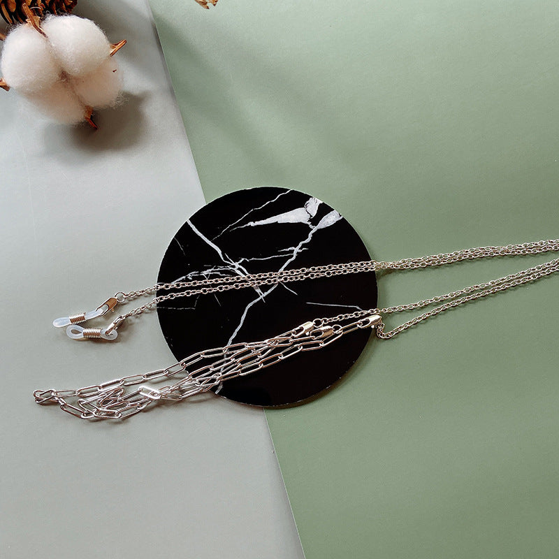 Fashionable necklace with filigree details Stornfield