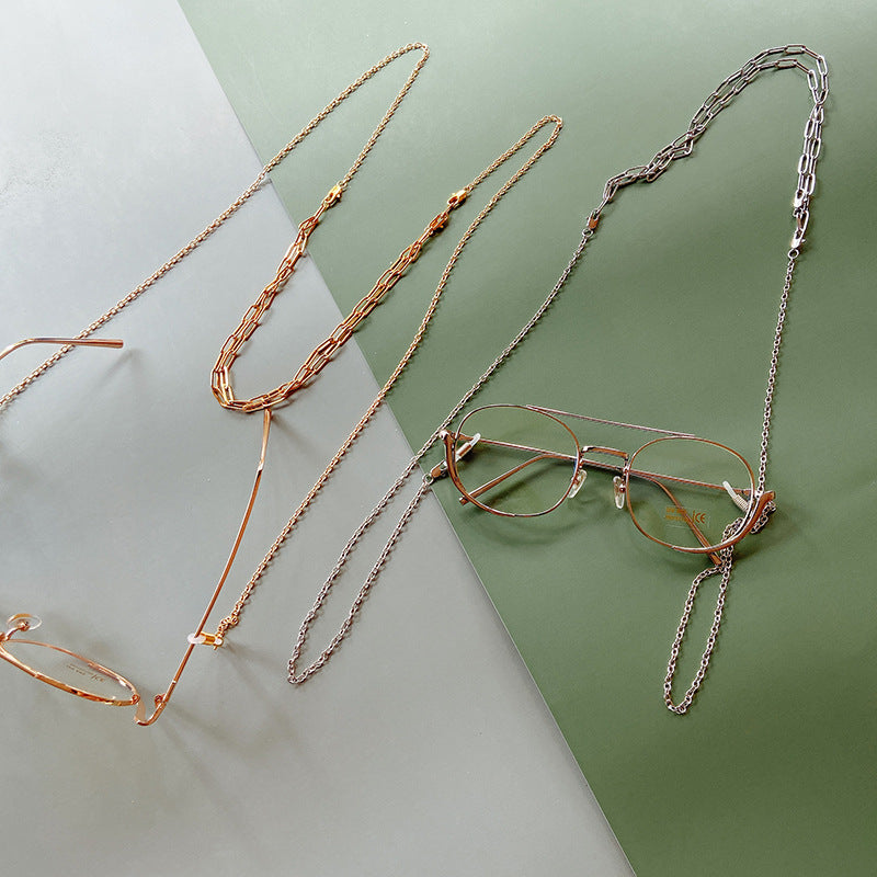 Fashionable necklace with filigree details Stornfield