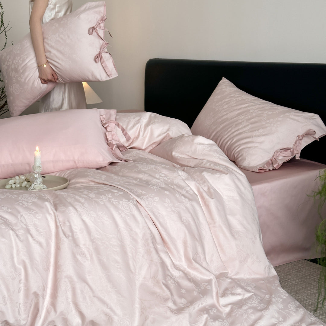 Bedding set made of 100S cotton with relief jacquard
