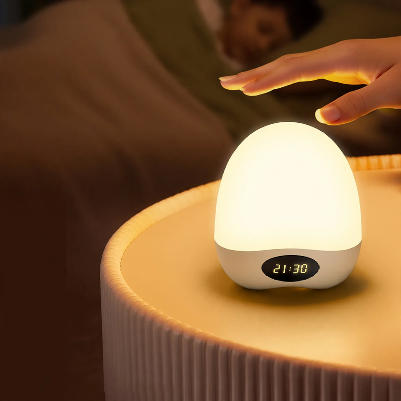 Full-spectrum night light with touch control