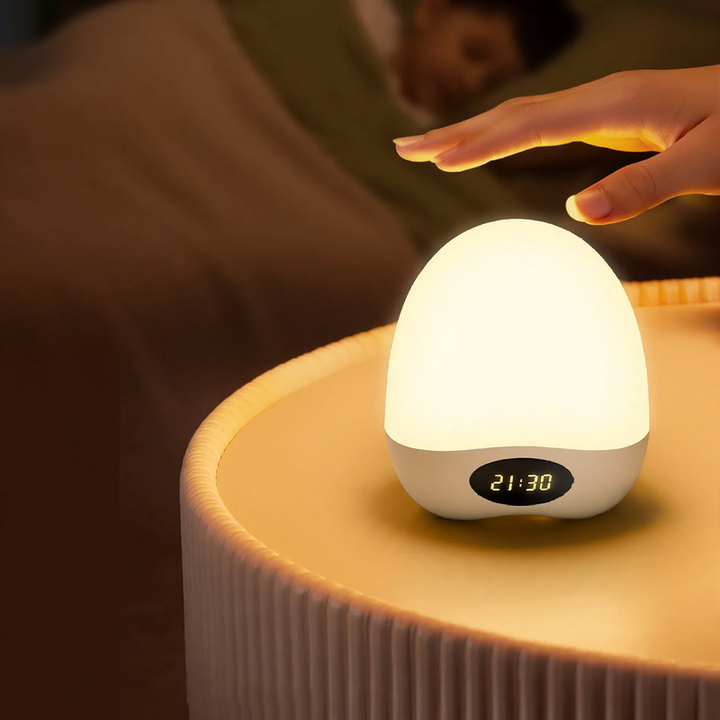 Full-spectrum night light with touch control