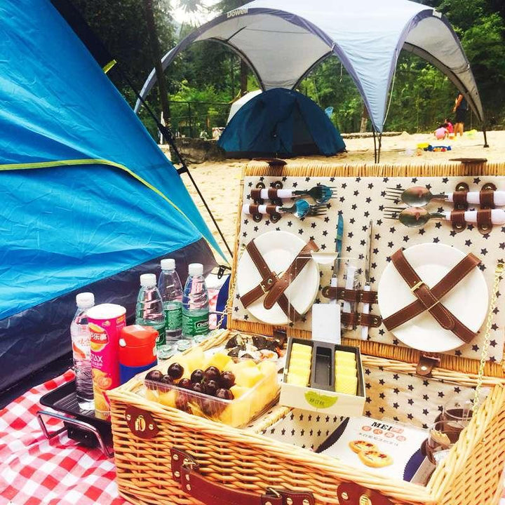Women's picnic basket with integrated dish set and practical carrying strap Stornfield