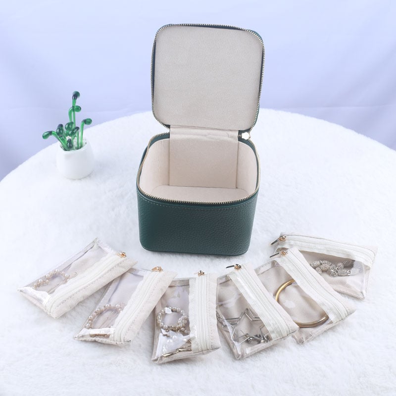 Jewelry box with 12 zipper compartments | Stornfield
