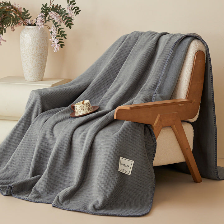 Waffle throw blanket made of milk fiber fleece