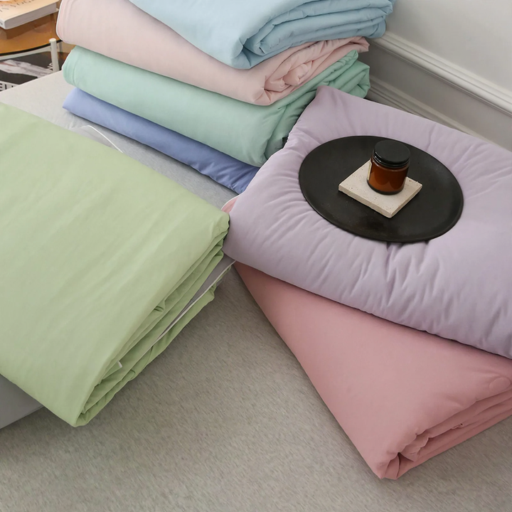 Cooling summer blanket made of functional fibers