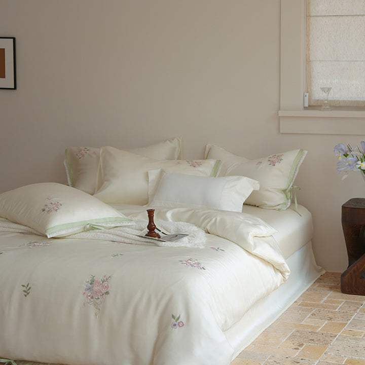 Lyocell bedding set with embroidery, 4 pieces, summer