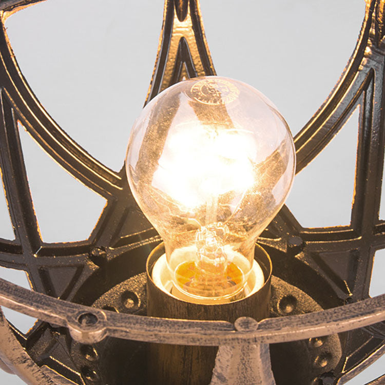 Traditional Colonial Globe Glass Aluminum 1-Light Outdoor Light For Garden | Stornfield
