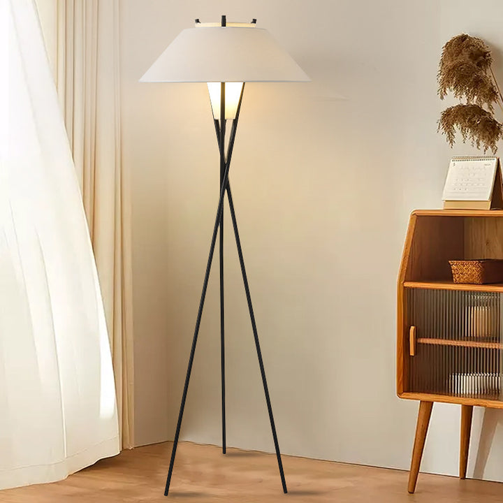 Full-spectrum designer lamp for living and working areas