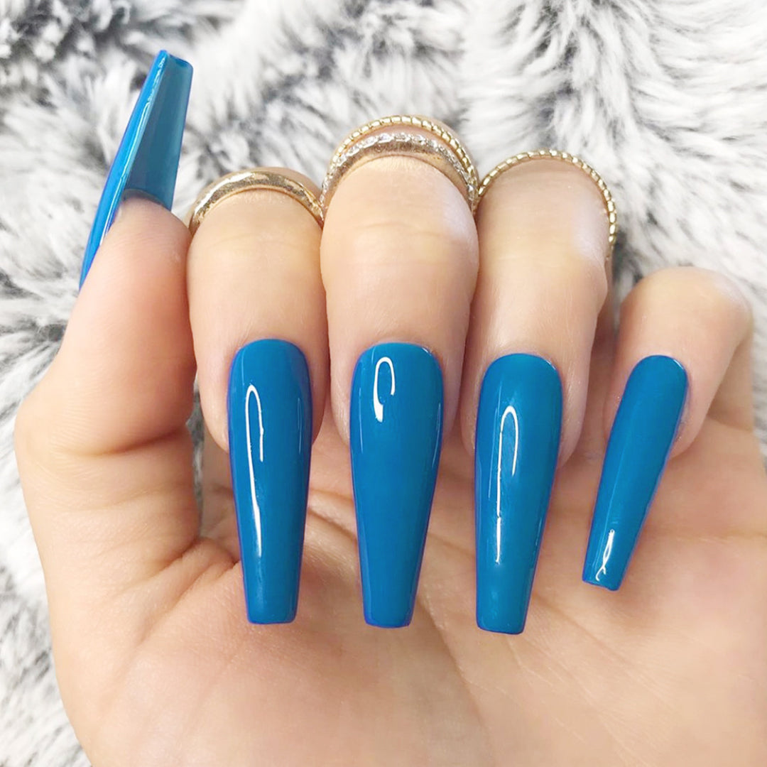 Glamorous artificial nails with high-gloss finish Stornfield