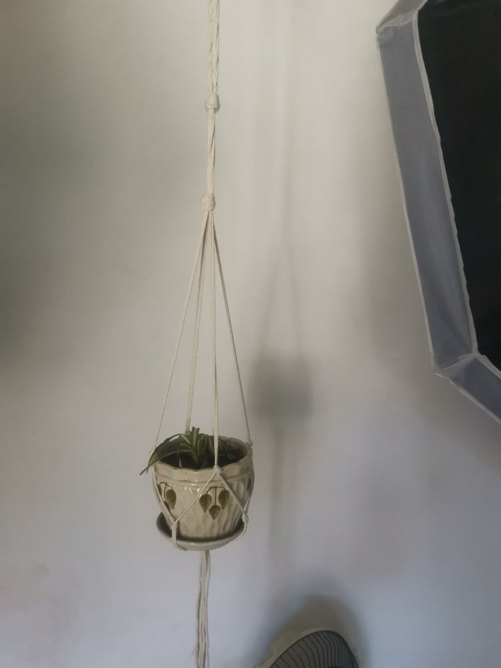 Plant-hanging macrame shelf Stornfield