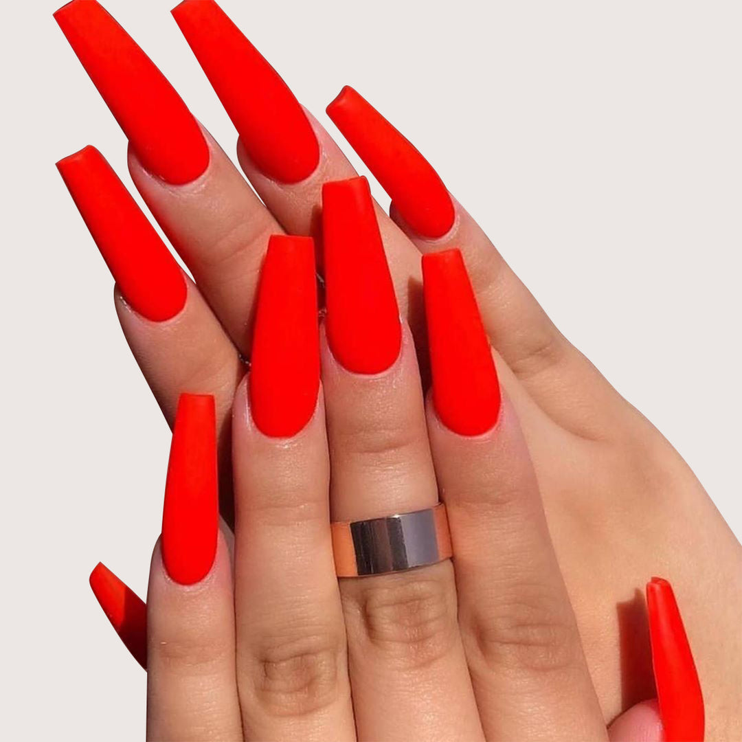 Glamorous artificial nails with high-gloss finish Stornfield