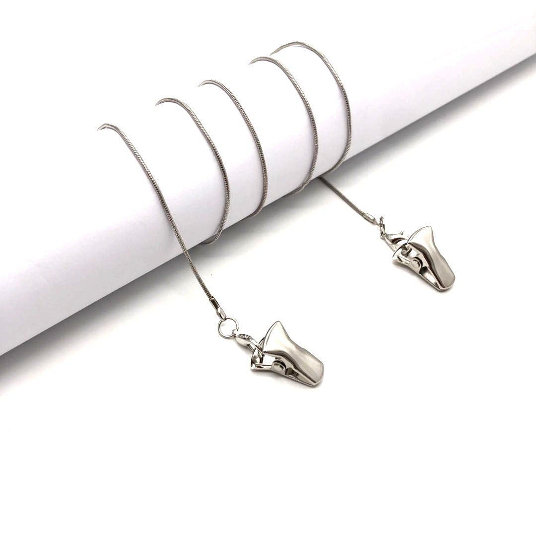 Elegant Gold Chain Eyewear Holder Stornfield