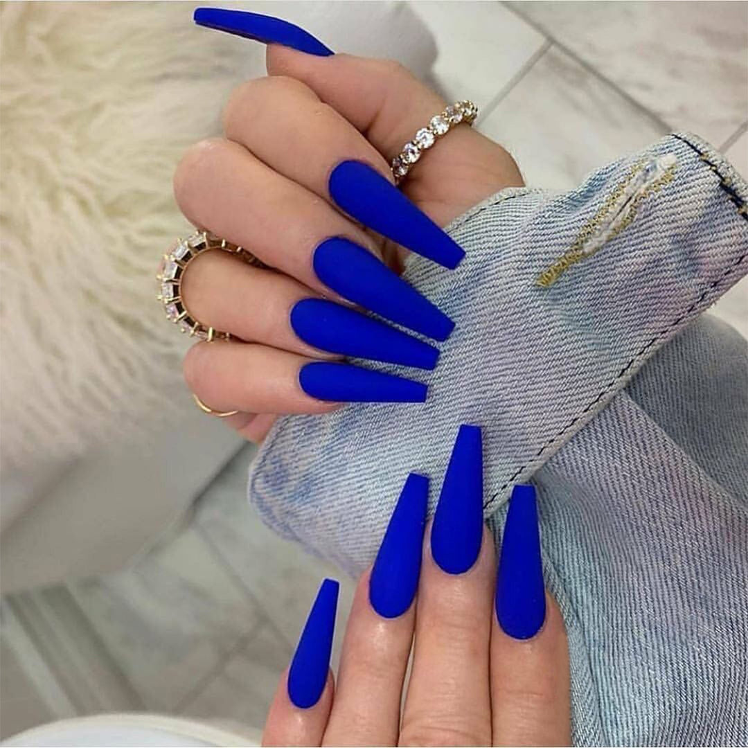 Glamorous artificial nails with high-gloss finish Stornfield