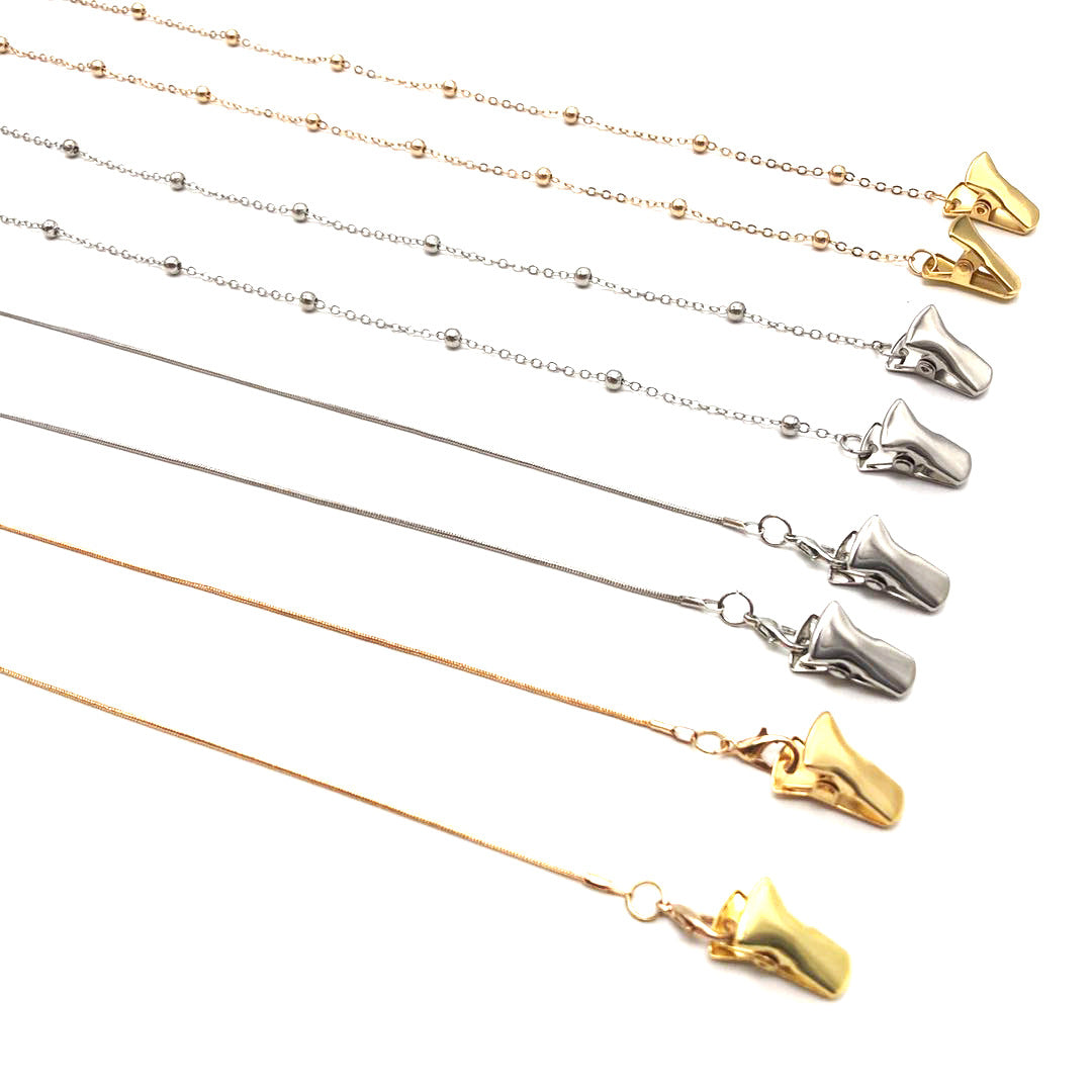 Elegant Gold Chain Eyewear Holder Stornfield