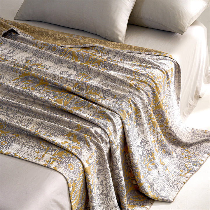 Cooling summer blanket made of lyocell fibers, lightweight