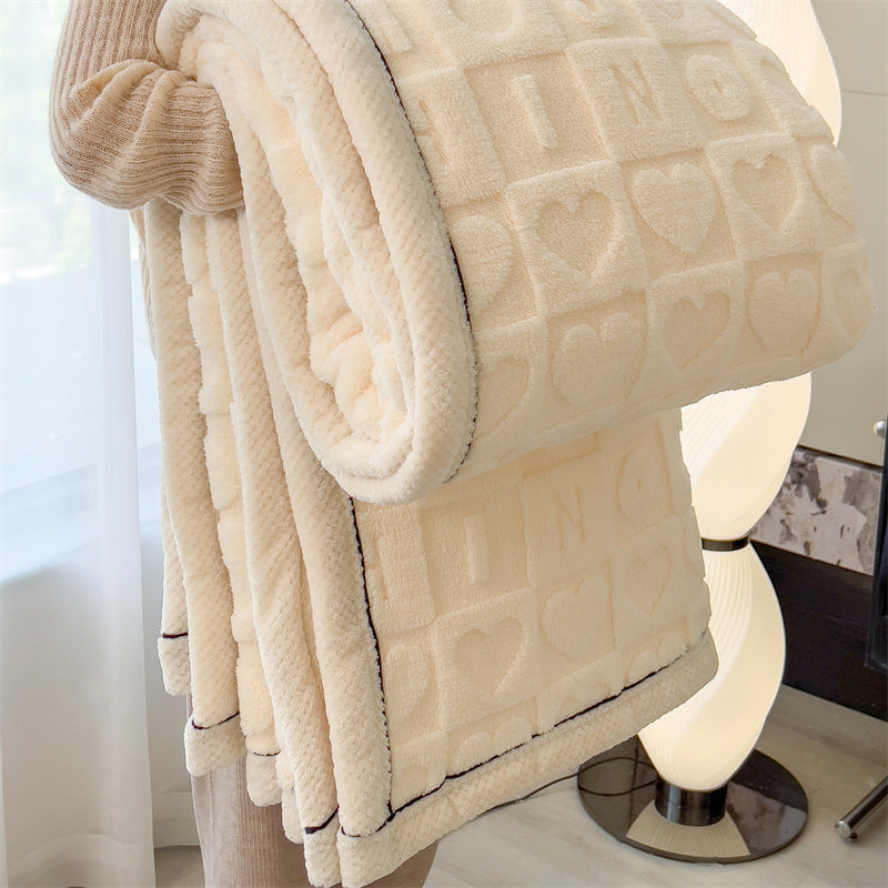 Fluffy throw blanket with heart pattern, double-sided thickened