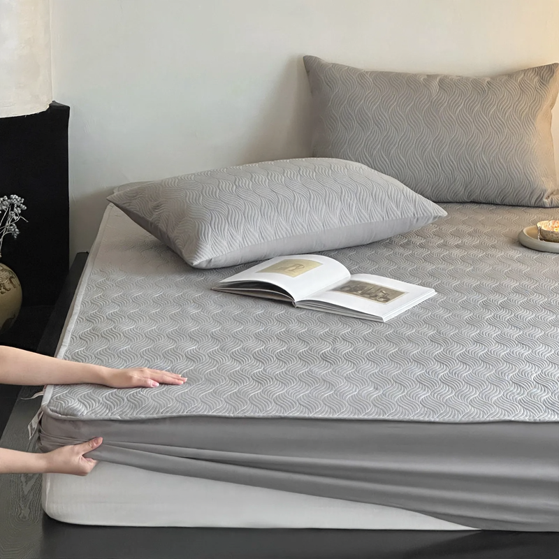 Cotton fitted sheet with padding