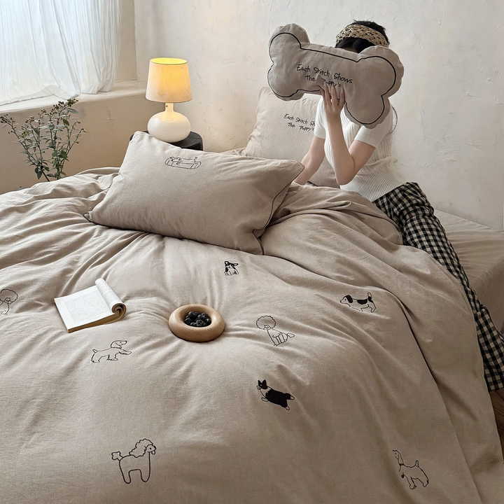 Cotton bedding set with dog embroidery