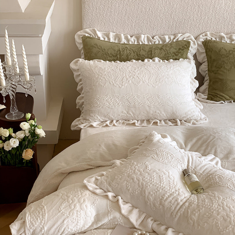Winter bedding set made of milk fleece with ruffled edge