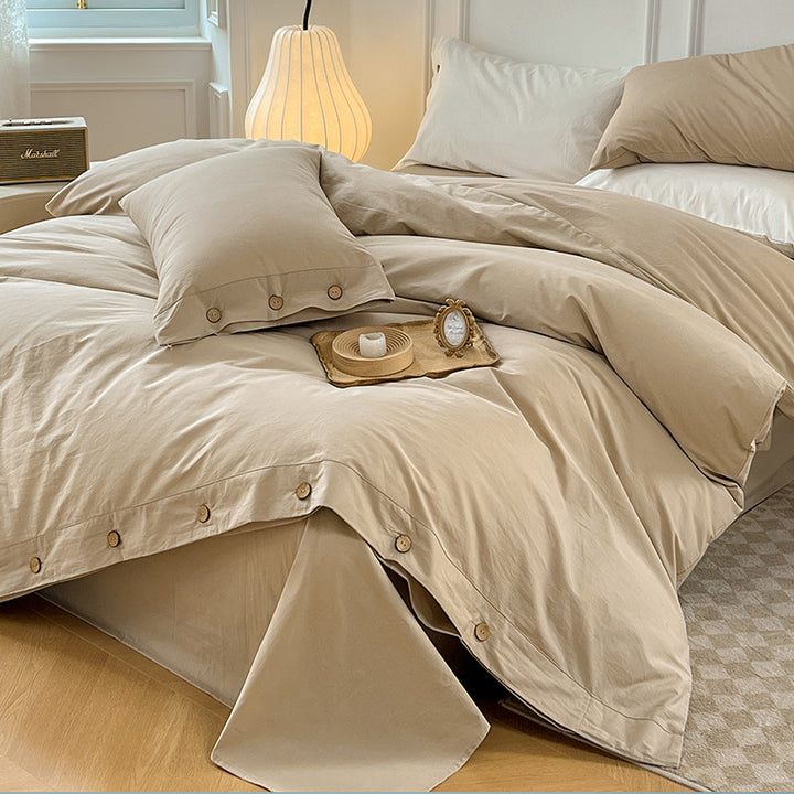 Duvet cover set made of washed cotton with button closure