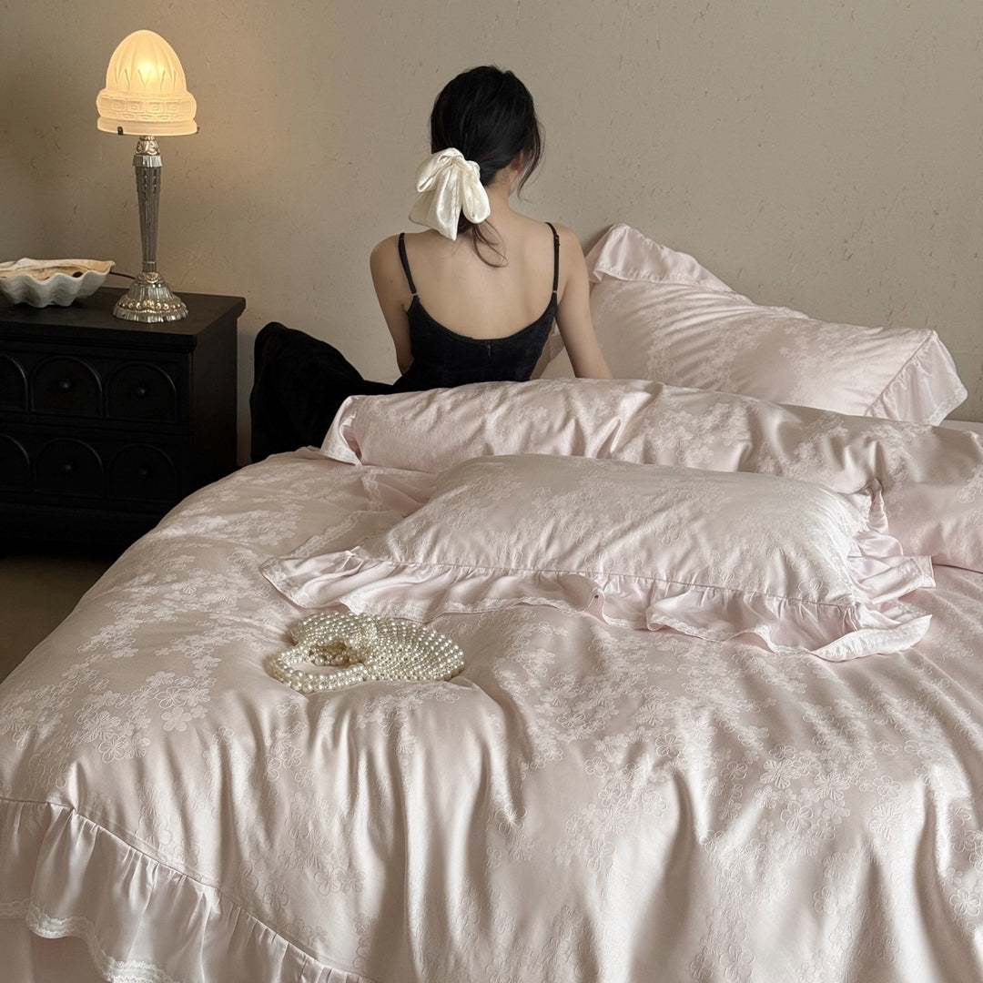 Cotton bedding set with jacquard weaving and frills