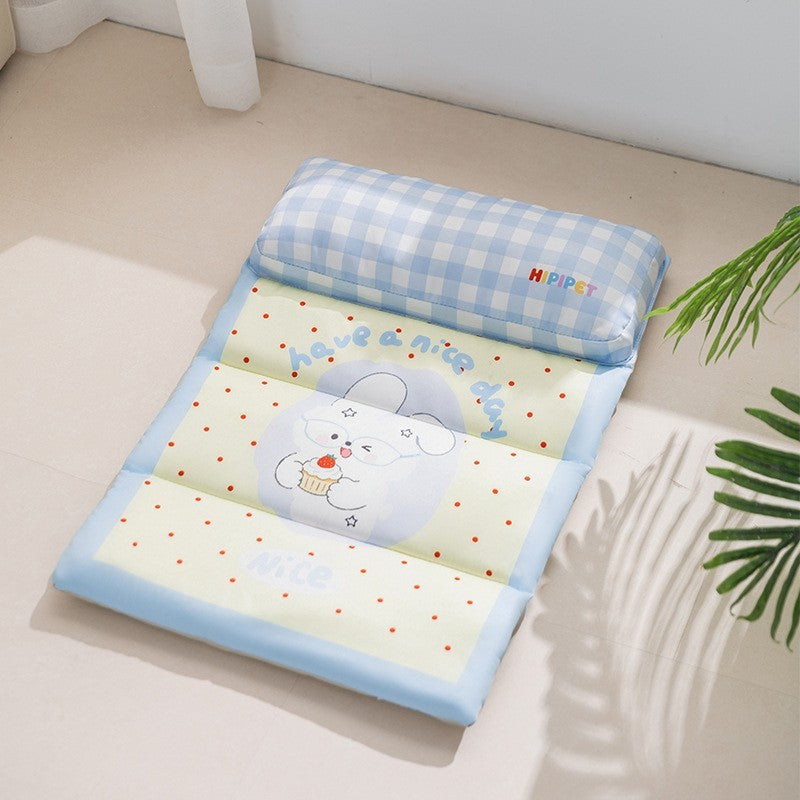 Foldable pet mat, waterproof and breathable