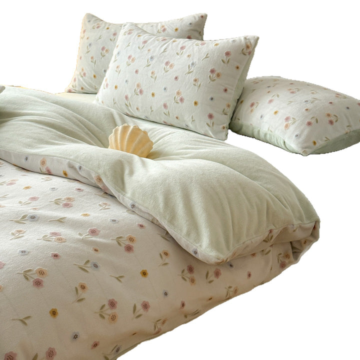 Milk fiber fleece bedding set with floral embossing
