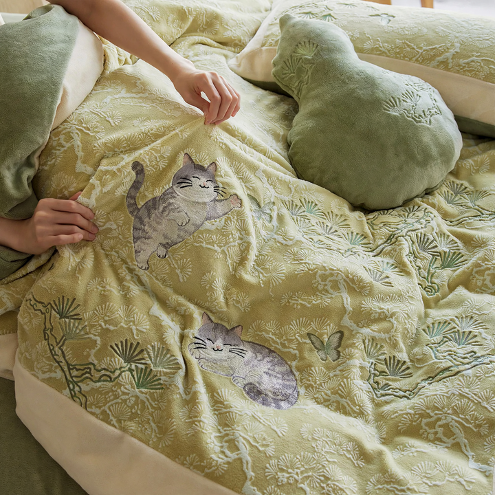 Winter bedding set made of milk fiber fleece, embroidered