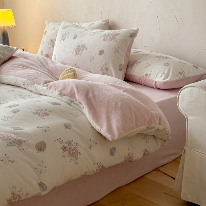 Milk fiber fleece bedding set with floral embossing