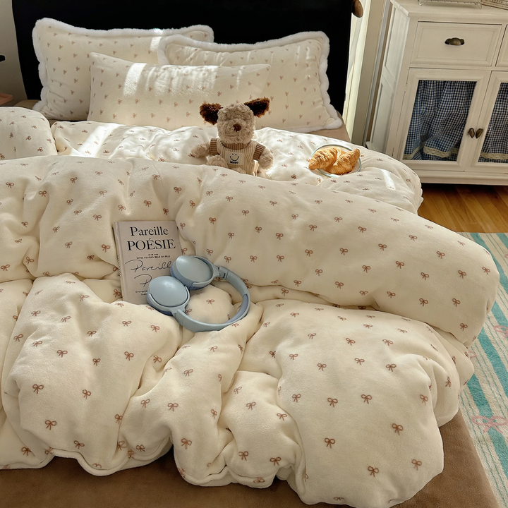 Playful milk fiber fleece bedding set with bows